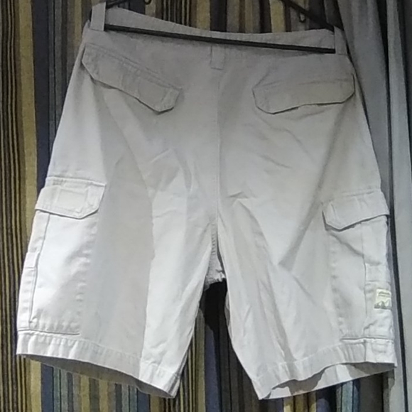 Mens designer Eddie Bauer shorts - Picture 4 of 5